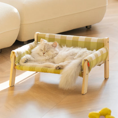 Upholstered sofa for cats and dogs: a cozy place to rest!