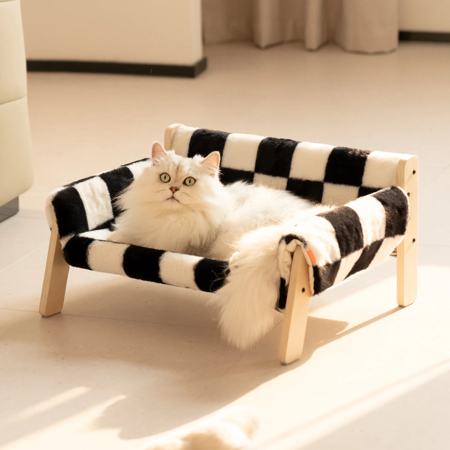 Upholstered sofa for cats and dogs: a cozy place to rest!