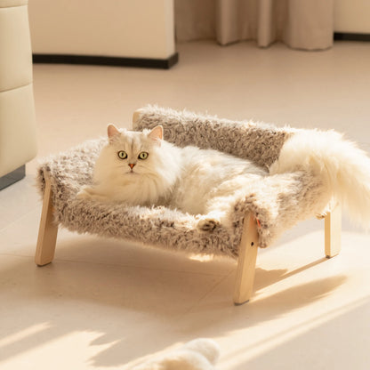 Upholstered sofa for cats and dogs: a cozy place to rest!