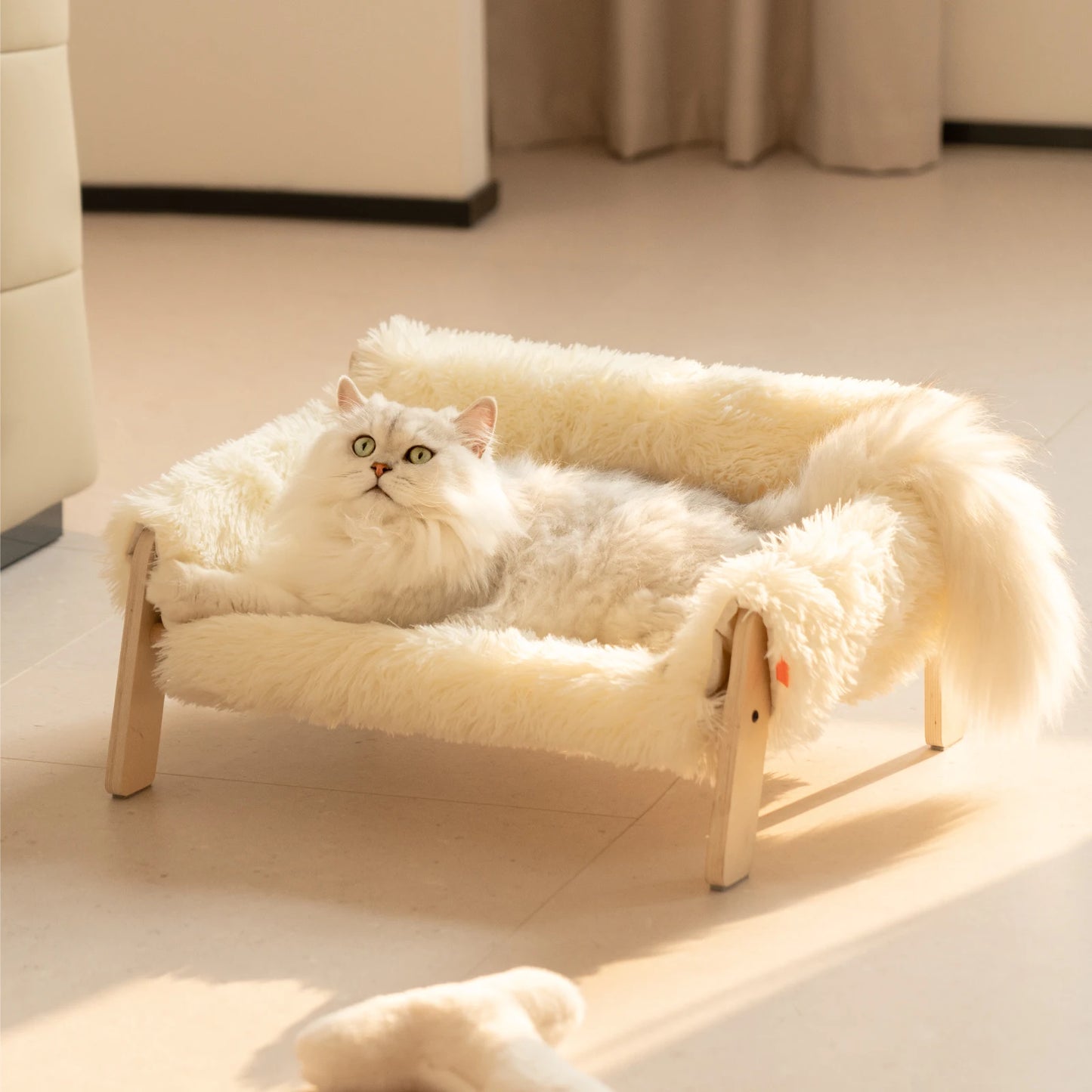 Upholstered sofa for cats and dogs: a cozy place to rest!